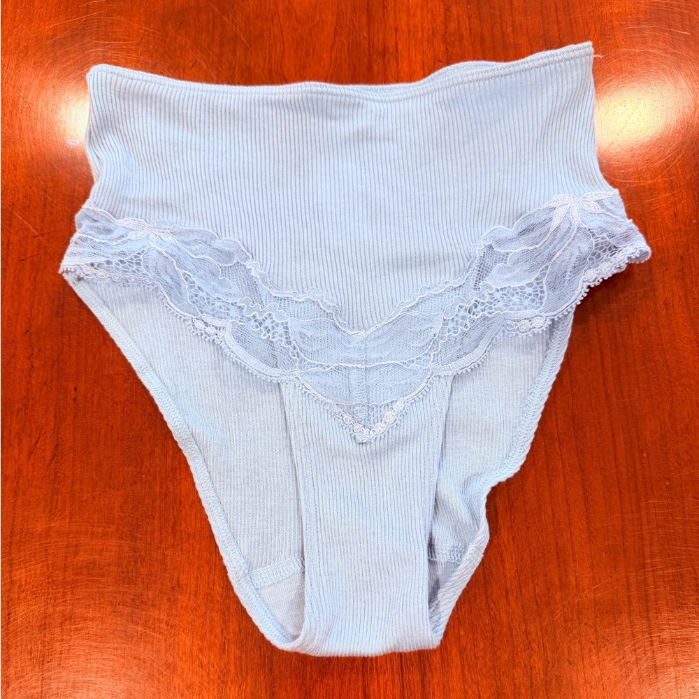 HANRO OF SWITZERLAND**Light Blue Lace Trim High-Waisted Briefs***Small $128